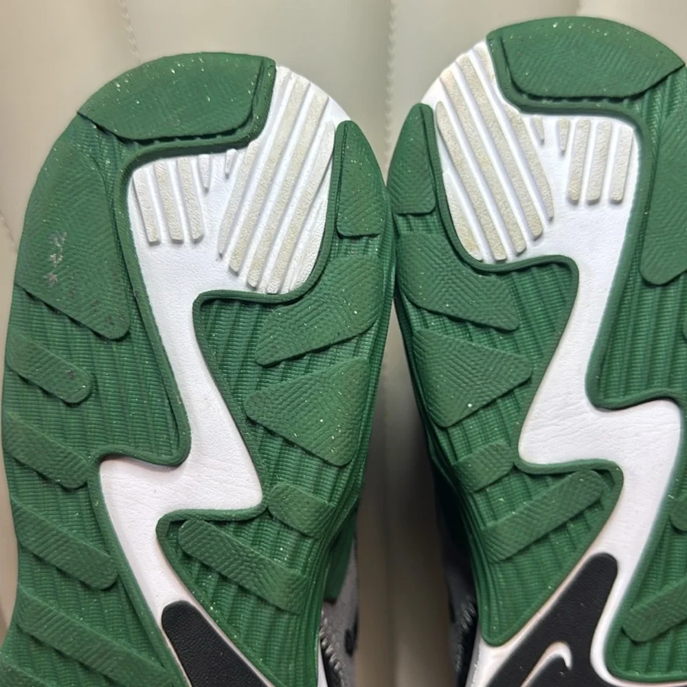 Nike Air Max Excee - Men's Size 10 (Black, Grey, Green & White) - Picture 10 of 16